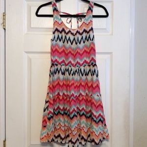 Divided H&M ikat chevron print bright multicolor sleeveless dress women’s size 2